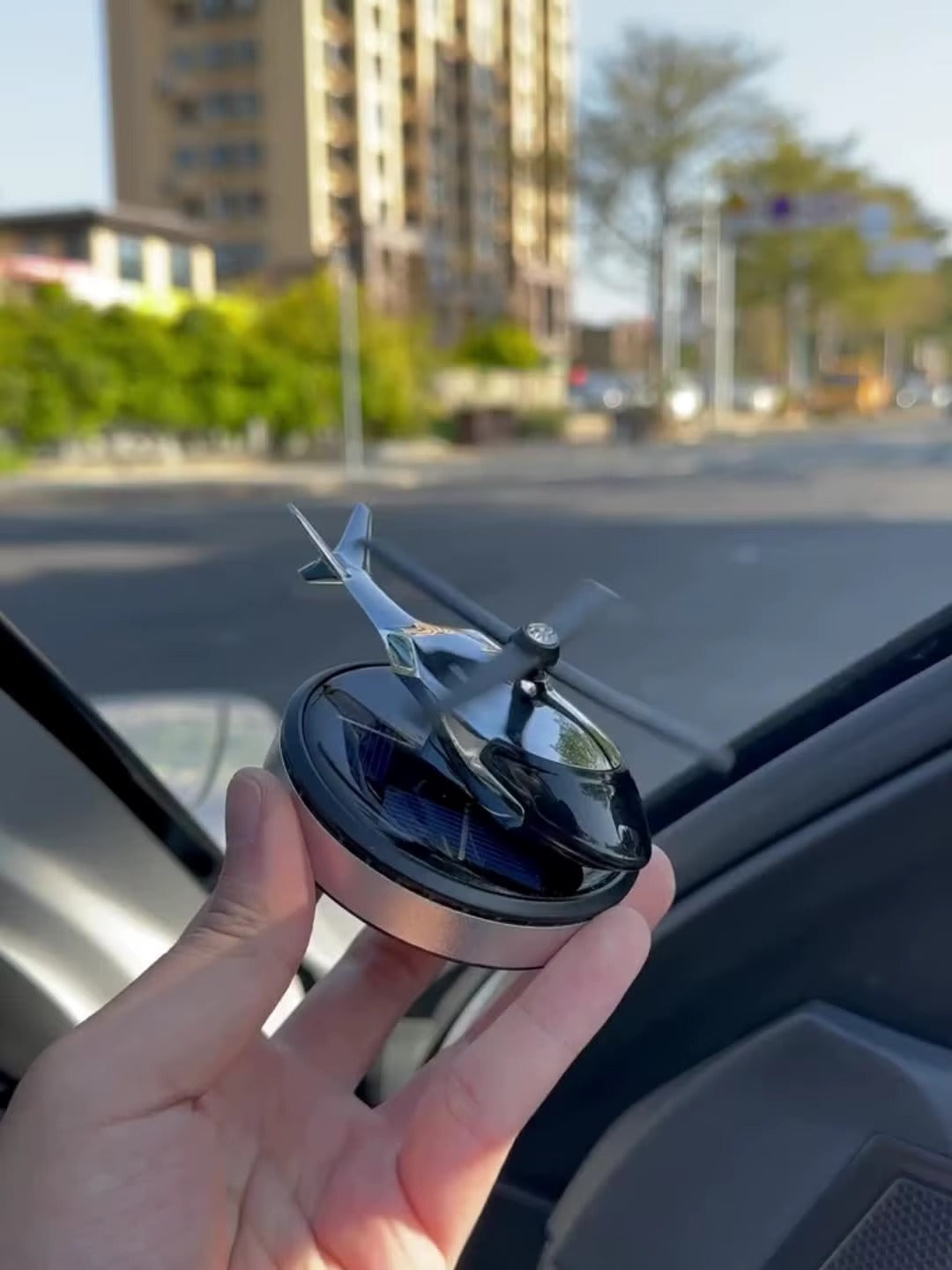 FLOs SkyTwirl Solar Helicopter Diffuser