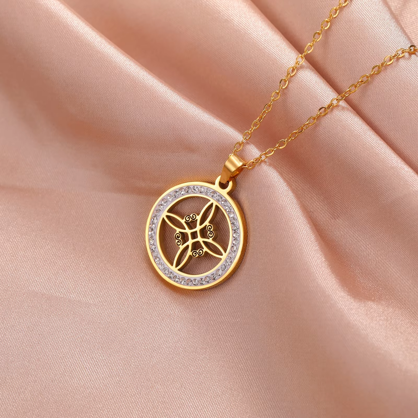 FLOs Enchanted Unity Pendant - Symbol of Protection &amp; Power