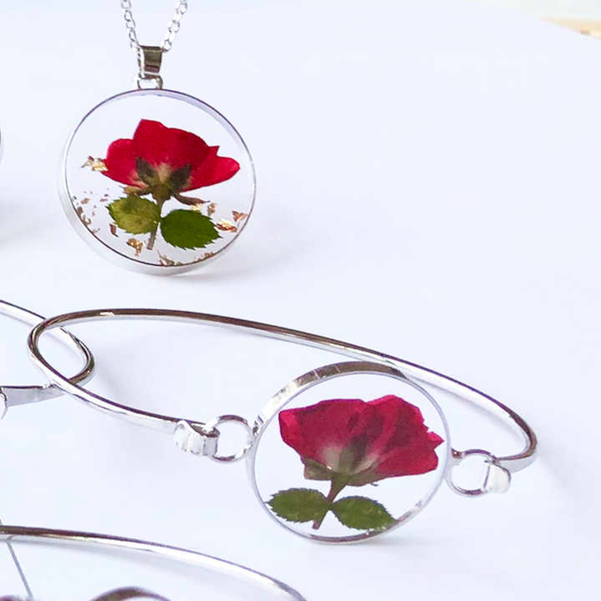 FLO's Everlasting Rose Jewelry Set