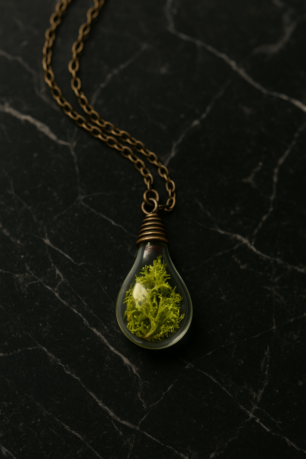 FLO's Forest Glow Moss Pendant