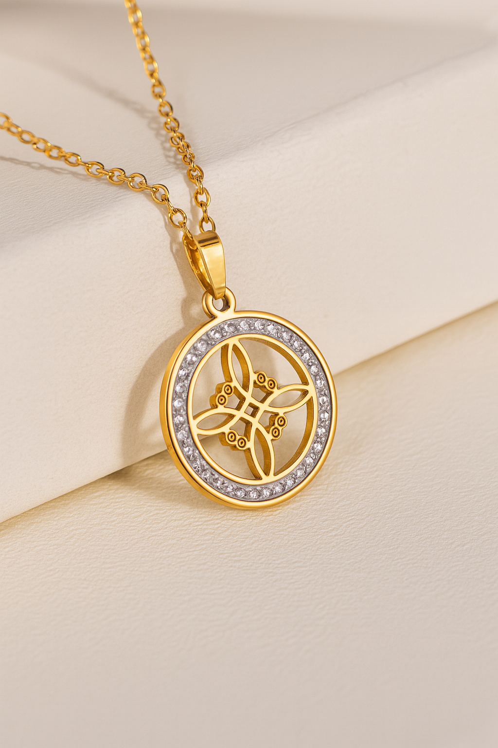 FLOs Enchanted Unity Pendant - Symbol of Protection &amp; Power