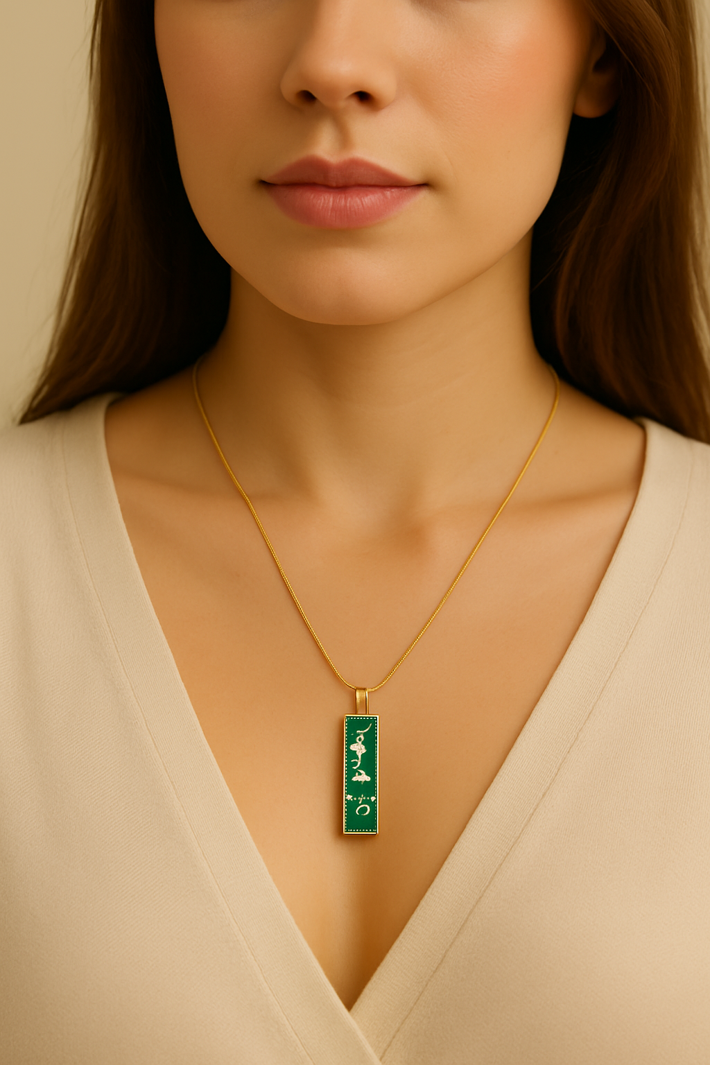 Emerald Grace Queen Lace Pendant