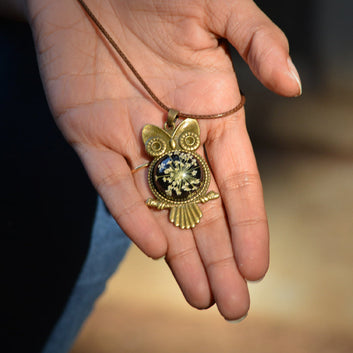 FLO's Starry Hoot Real Dried Flower Necklace