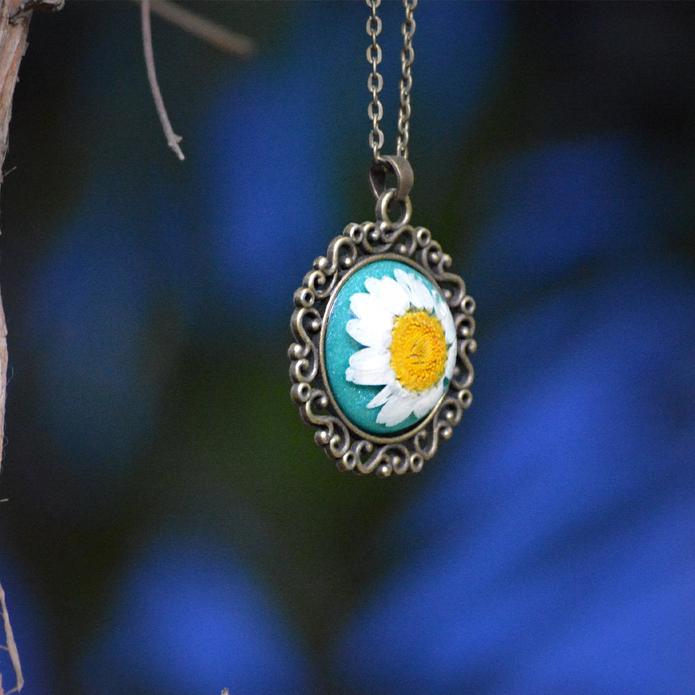 FLO's Frosted Daisy Real Dried Flower Necklace