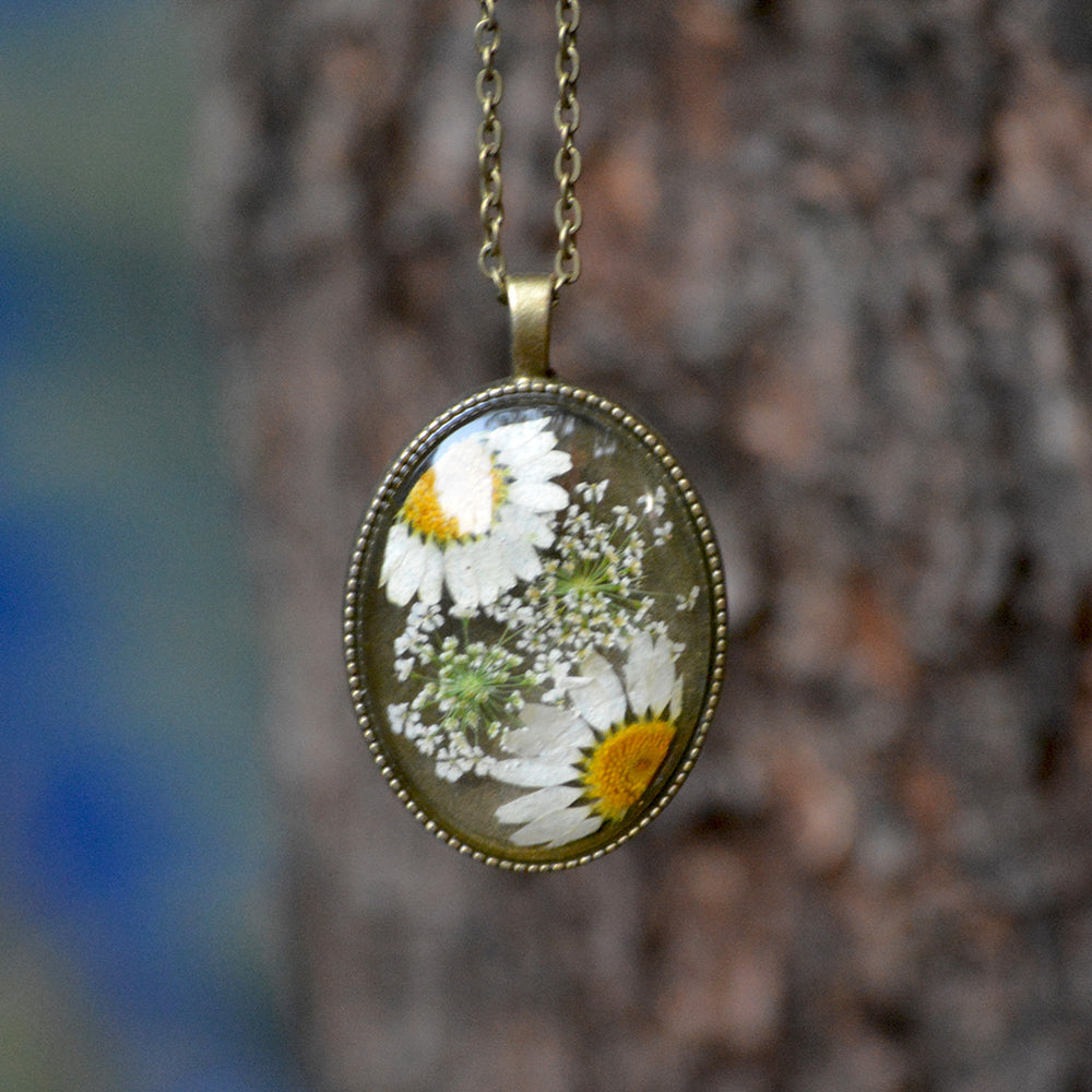 FLO's Ivory Cosmos Real Dried Flower Necklace