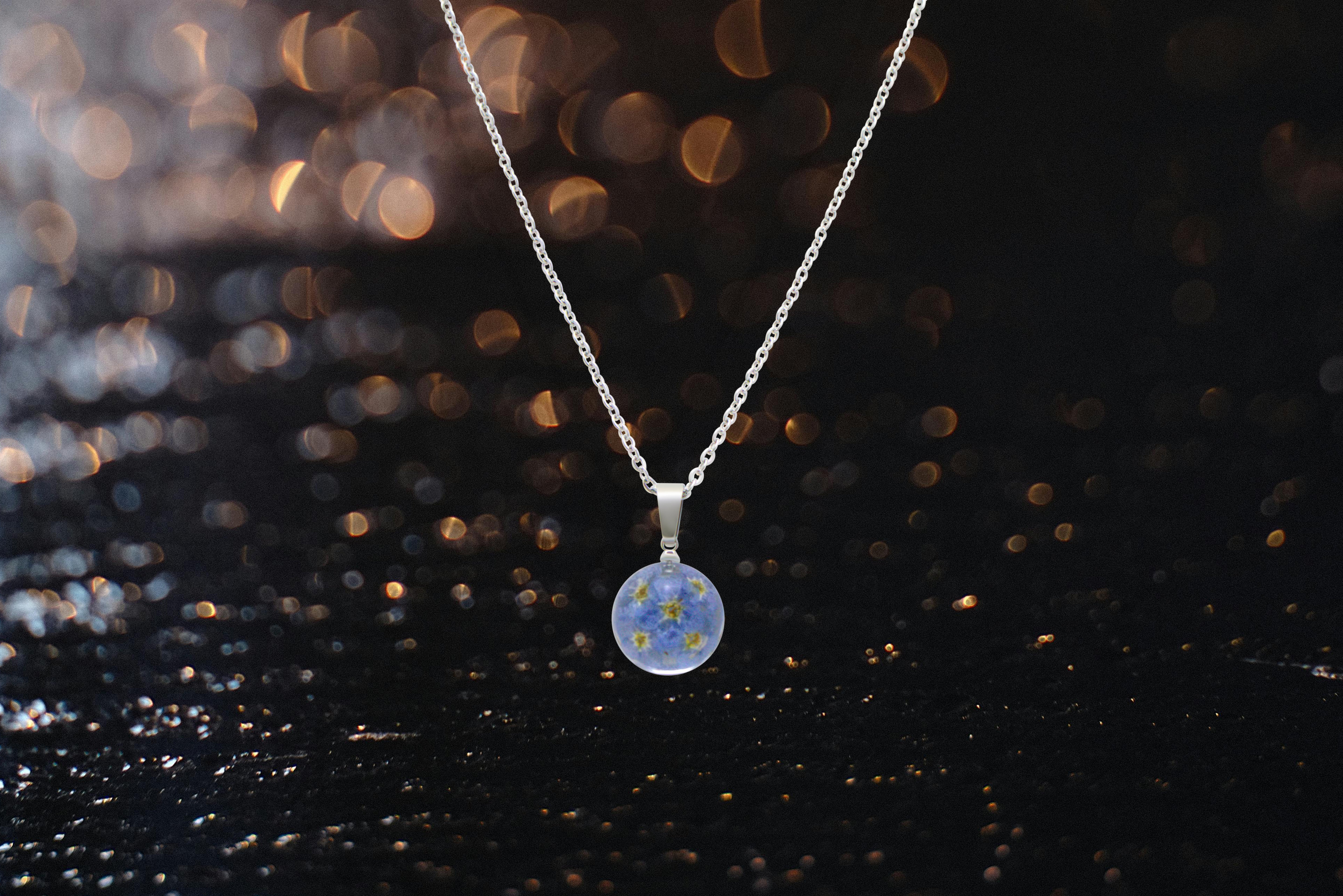 FLO's Forget Me Not Real Dried Flower Necklace Set