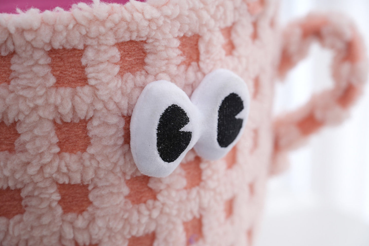 Peek-a-Boo Footed Crochet Basket