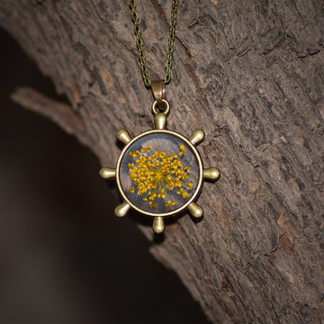 FLO's Saffron Stars Real Dried Flower Necklace